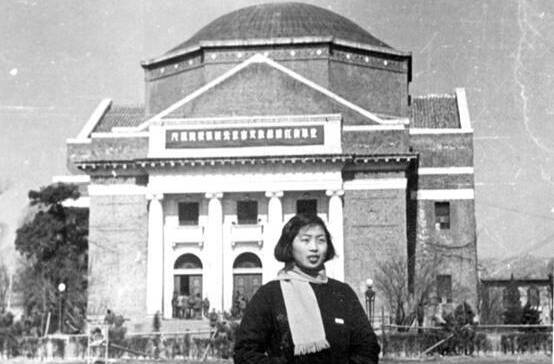 吴德馨先生在清华大学学习